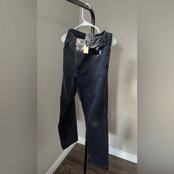 Black Levi jeans - Picture 1 of 3